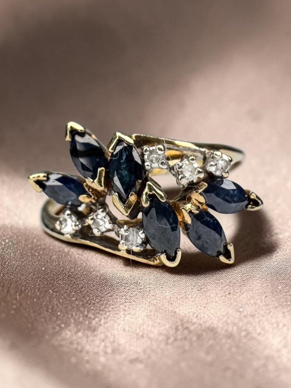 Natural Blue Sapphire & Diamond Cluster Ring 10K Gold Vintage ca1960's Size 5.25